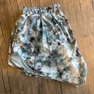 Lululemon 4in hotty hot shorts